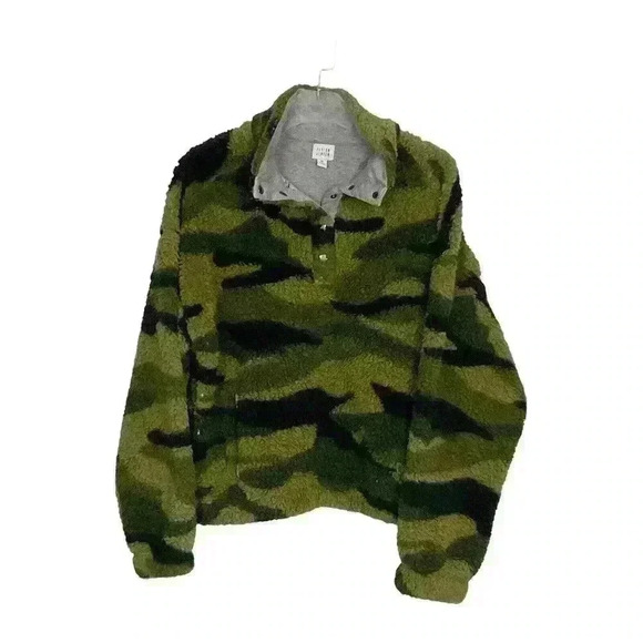 Peyton Jensen Nola Green Camo Pullover Sweatshirt SIZE-MEDIUM - Picture 2 of 7
